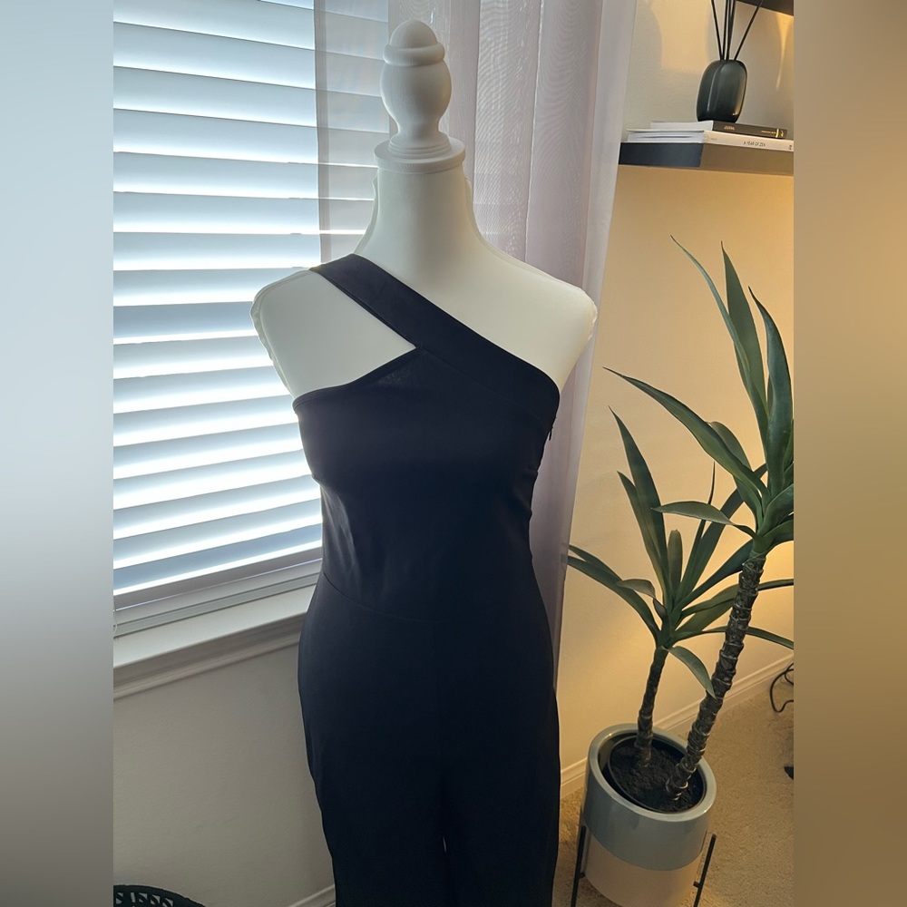 Brand new Commense one shoulder wide leg pant suit